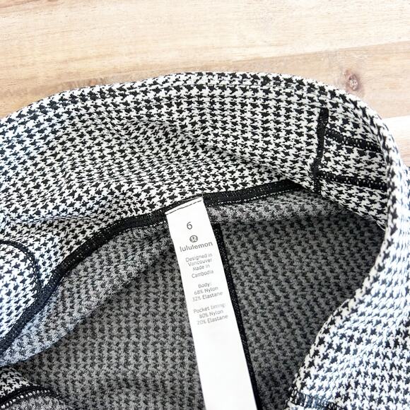 Lululemon Speed Up Tight Full On Luxtreme Teeny Tooth White Black Sz 6 - Picture 3 of 6